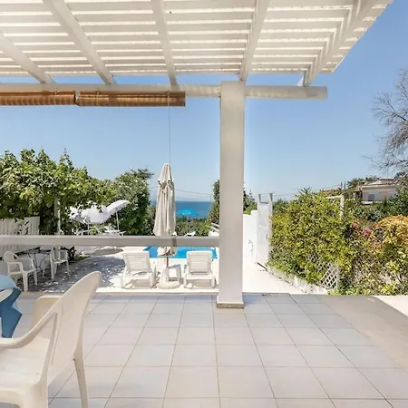 別荘 Maria ネア・ミカニオーナ