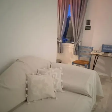 Maria ネア・ミカニオーナ